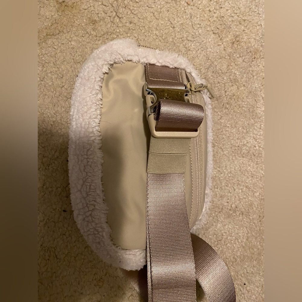 LULULEMON FLEECE EVERYWHERE BELT BAG